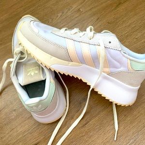 adidas shoes women’s size 8.5